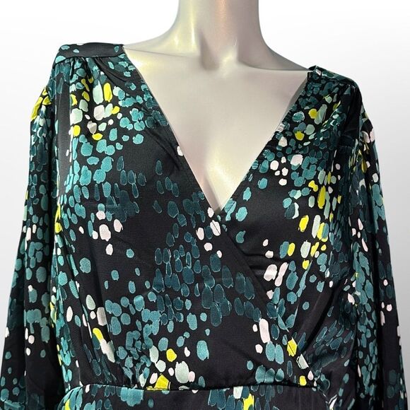 Torrid Womens Top Size 2 (=2X) Satin Surplice Tie‎ Cut Out Back Whimsigoth NWT - Picture 2 of 13